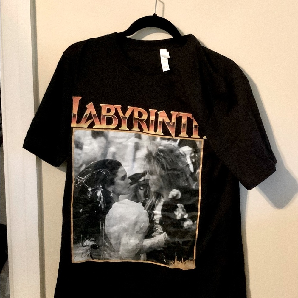 Tshirts with a labyrinth picture